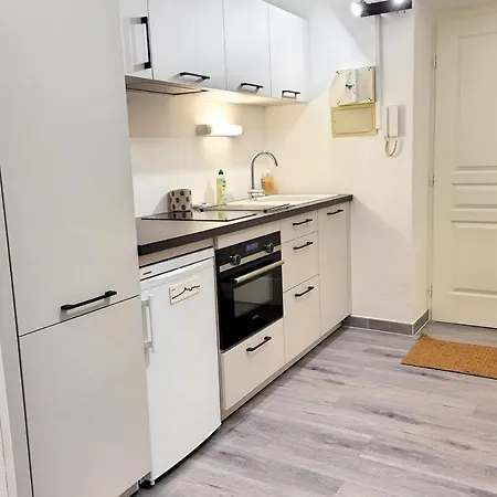 21m With Wifi In The Center And Near The Apartment Bandol